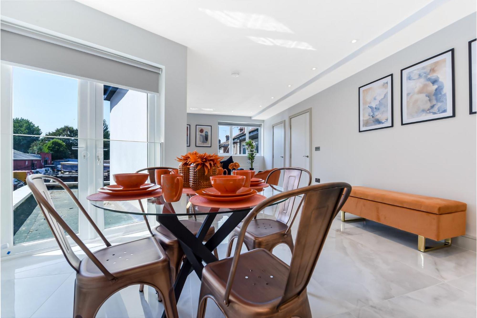 Beautiful, Stylish & Modern - Great For Transport! Apartment