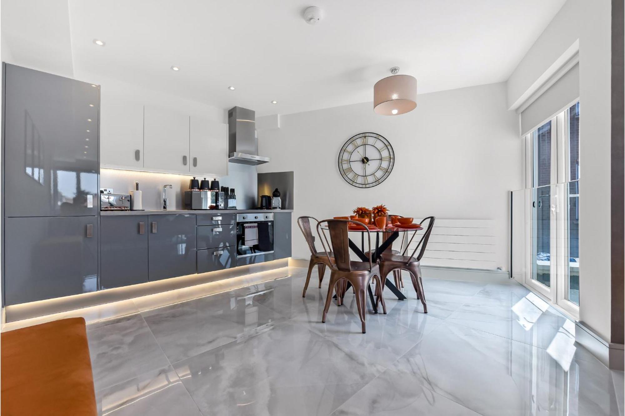Beautiful, Stylish & Modern - Great For Transport! Apartamento *