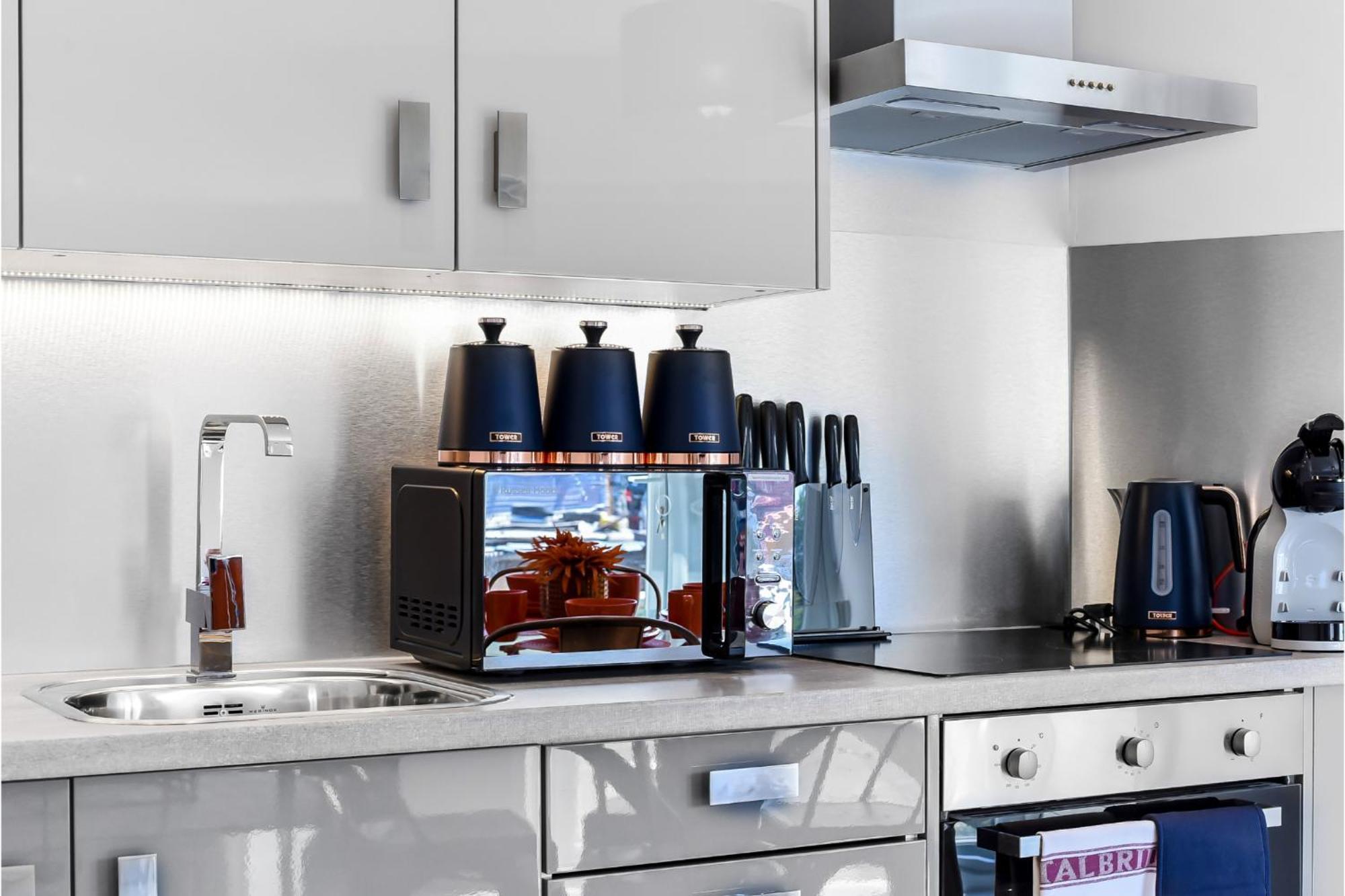 Beautiful, Stylish & Modern - Great For Transport! Apartamento